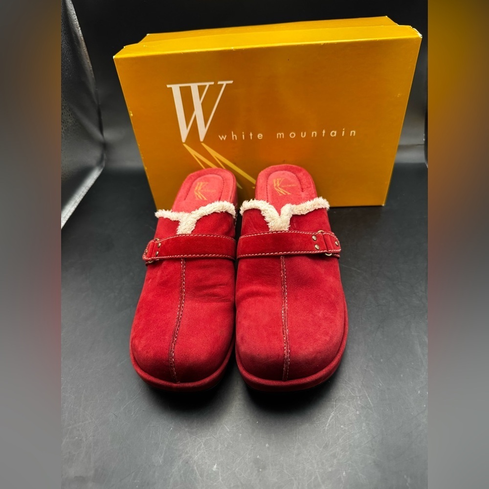 White Mountain Red Suede Clogs Womenâs Sz. 8m Fleece Mules Lined Slip-On Shoes